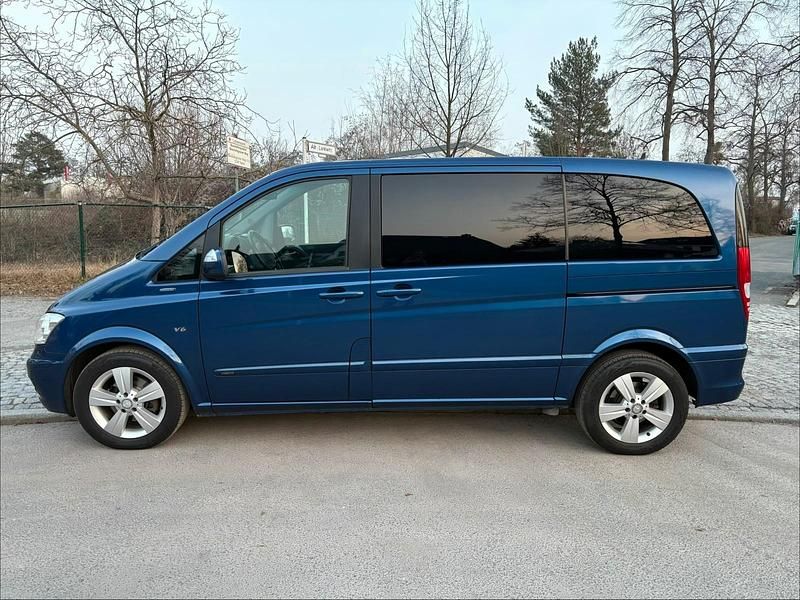 Gebraucht Mercedes Viano 224 PS (164 kW) 2011 Blau Van / Kleinbus