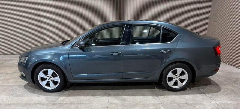 Gebraucht Skoda Octavia 116 PS (85 kW) 2017 Grau Limousine