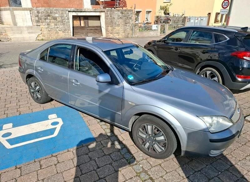 Gebraucht Ford Mondeo 125 PS (91 kW) 2005 Silber Limousine