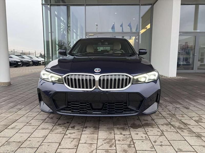 Gebraucht BMW 330e M Sport 292 PS (214 kW) 2023 Bmw individual tansanitblau me Limousine