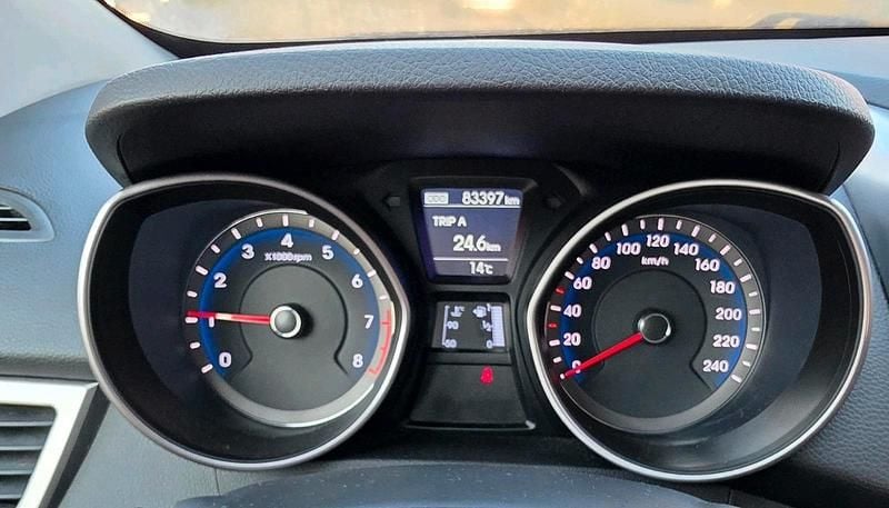 Gebraucht Hyundai i30 99 PS (72 kW) 2013 Blau Kleinwagen