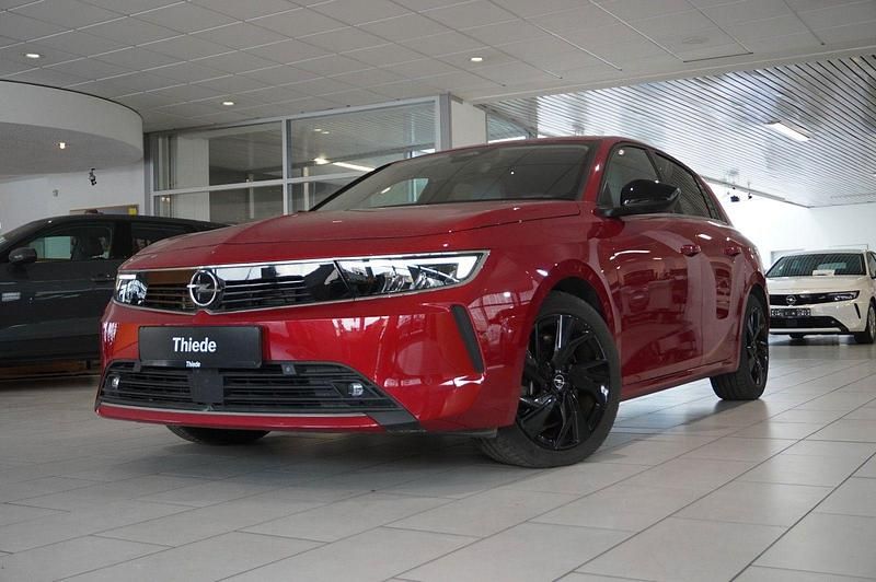 Gebraucht Opel Astra Elegance 181 PS (133 kW) 2023 Chili rot metallic Limousine