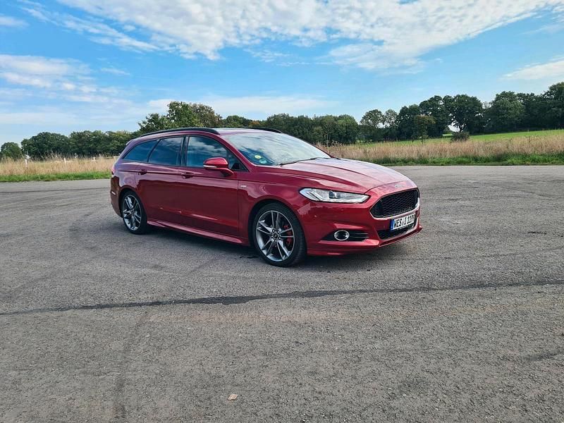 Rot Gebraucht 2019 Ford Mondeo ST-Line Kombi | 17.500 € (Fairer Preis) - Bild 1/4