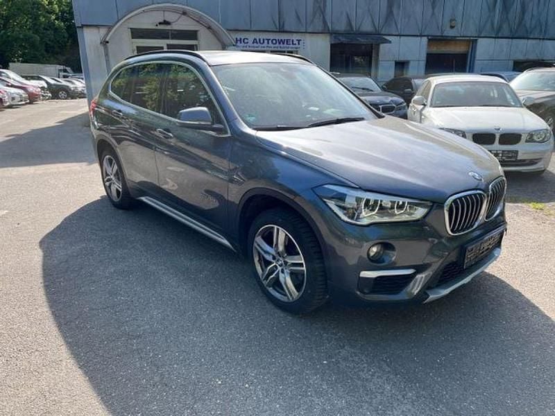 Mineralgrau metallic (metallic) Gebraucht 2018 BMW X1 SUV | 17.970 € (Superpreis) - Bild 1/4