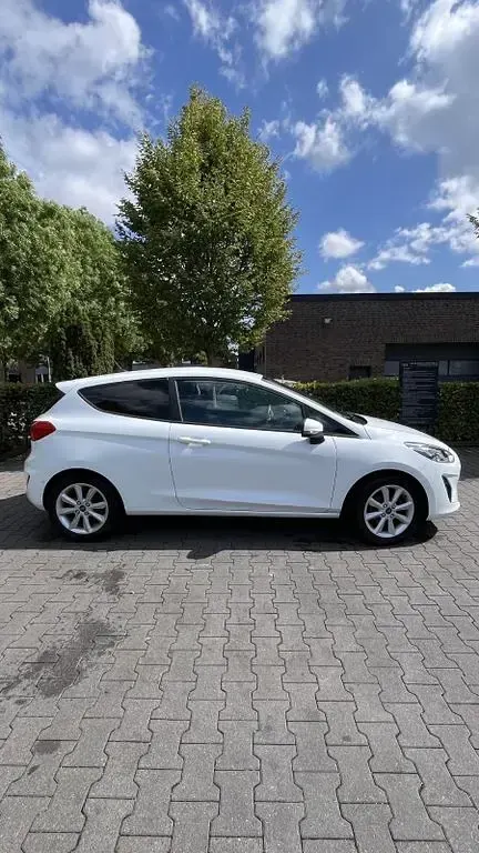Gebraucht Ford Fiesta ST-Line 101 PS (74 kW) 2018 Weiß Kleinwagen