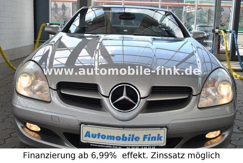 Grau Gebraucht 2004 Mercedes SLK200 Cabrio | 8.950 € (Fairer Preis) - Bild 1/4
