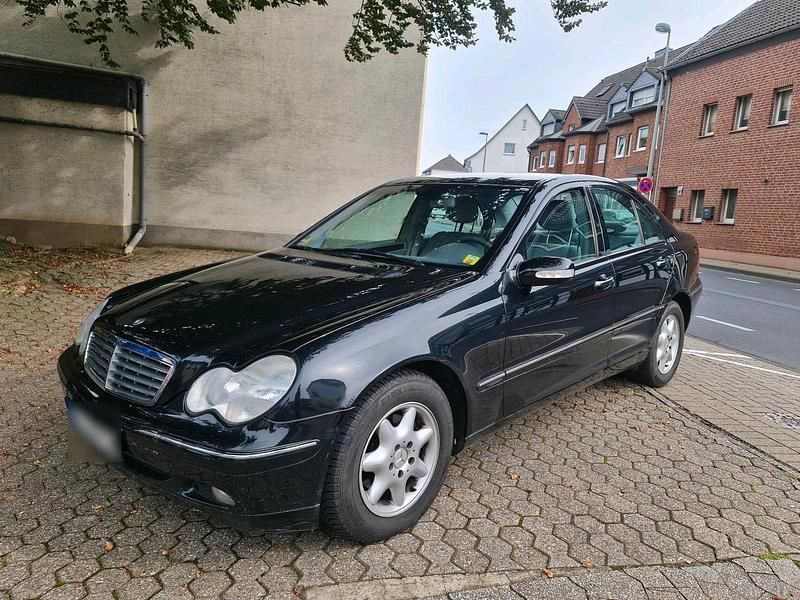 Gebraucht Mercedes C180 130 PS (95 kW) 2002 Schwarz Limousine