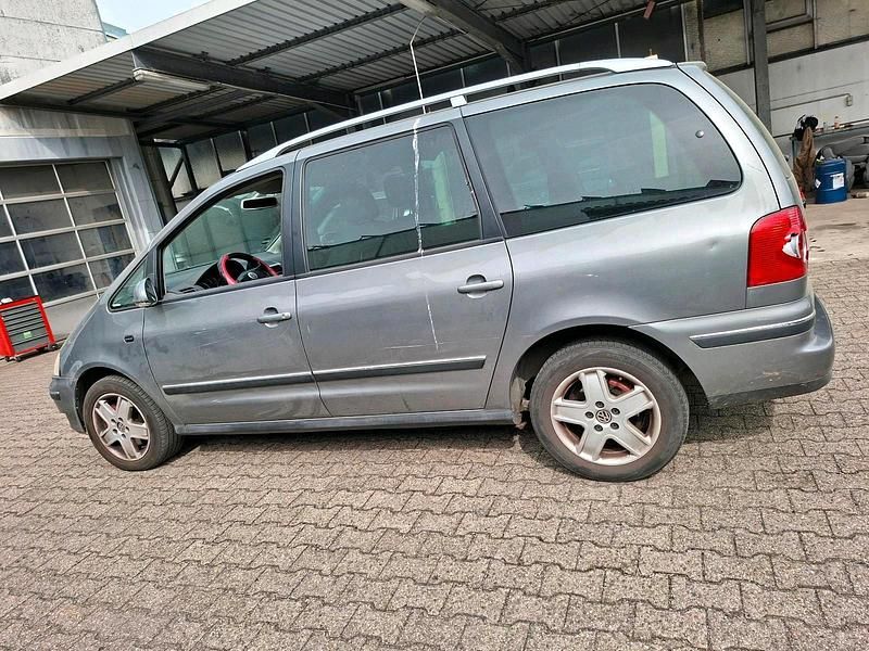 Gebraucht VW Sharan 131 PS (96 kW) 2005 Silber Van / Kleinbus