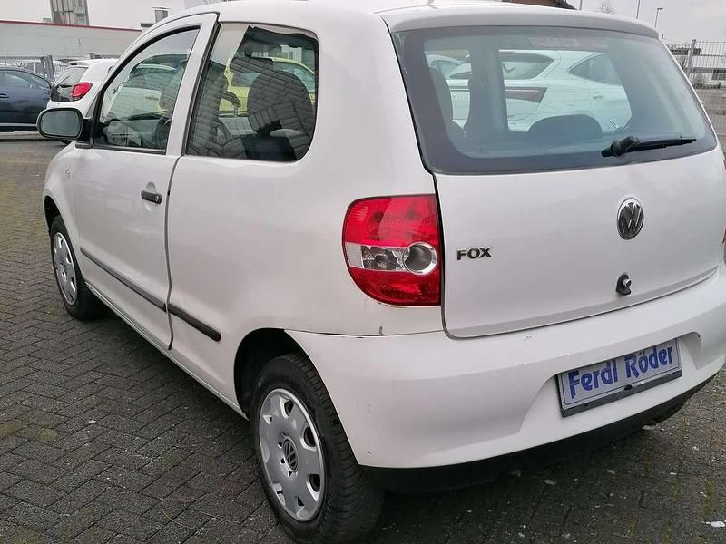 Gebraucht VW Fox Basis 54 PS (39 kW) 2006 Candyweiß Kleinwagen