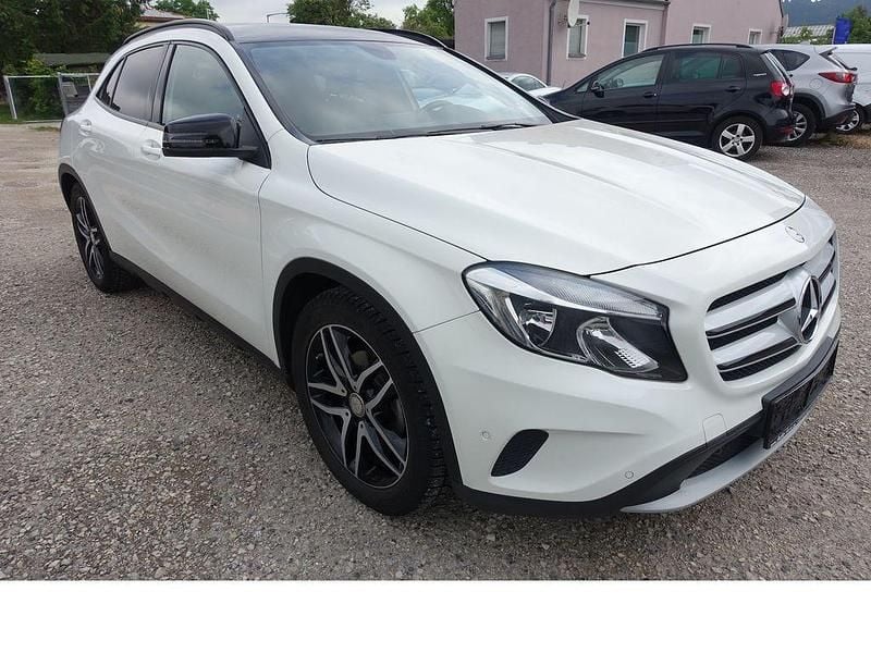 Gebraucht Mercedes GLA200 156 PS (114 kW) 2015 Weiß SUV