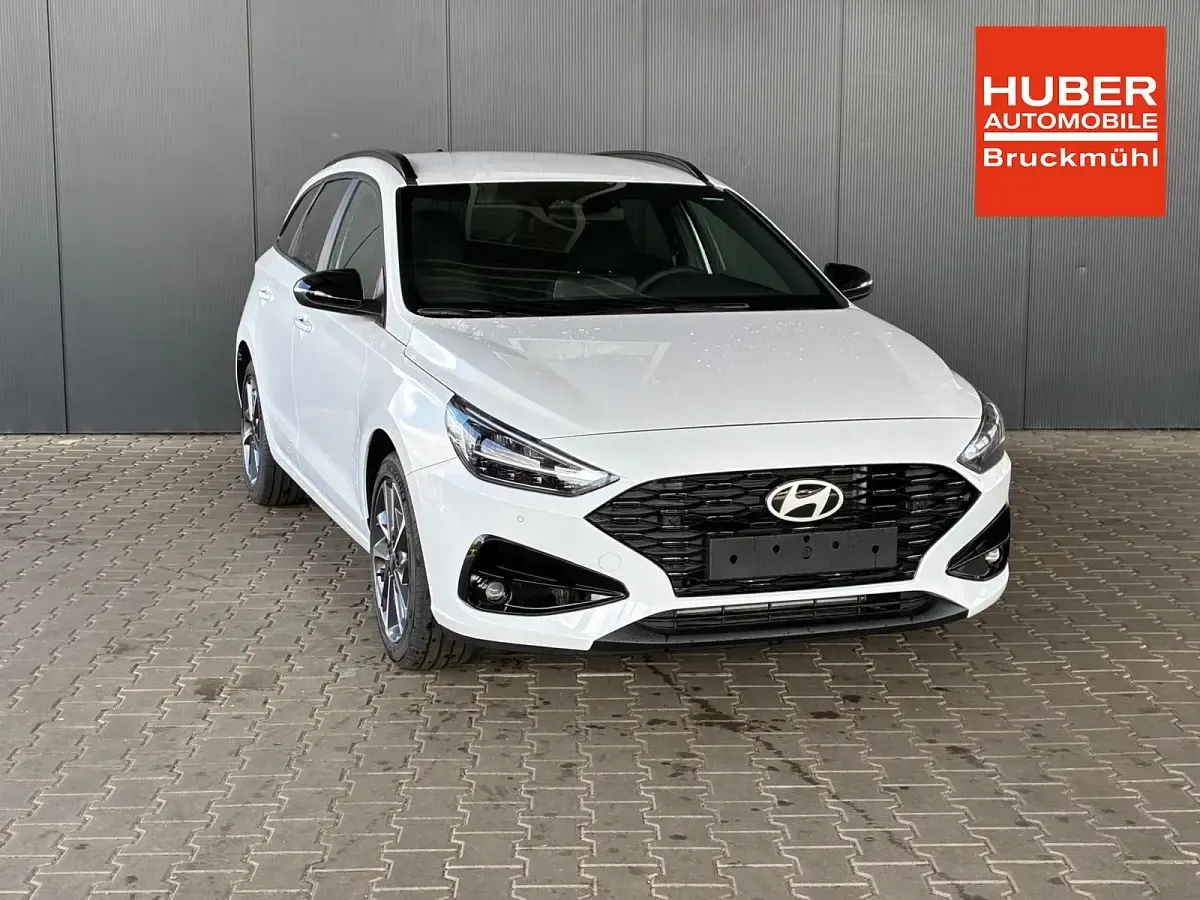 Neu Hyundai i30 Comfort 101 PS (74 kW) 2025 Atlas white Kombi
