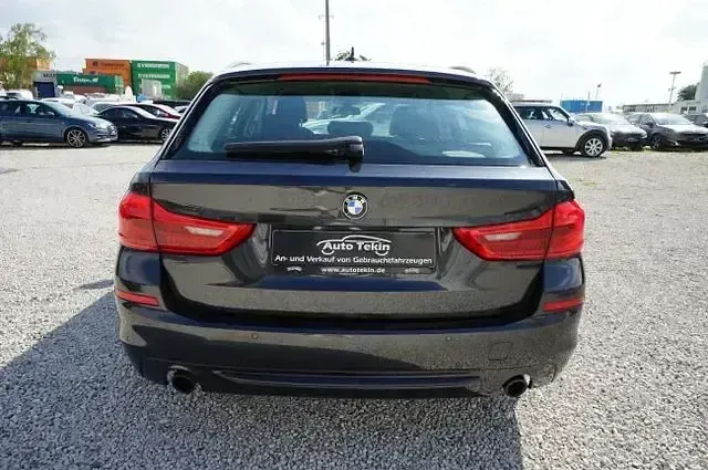 Gebraucht BMW 530 Sport Line 252 PS (185 kW) 2018 Sophistograu brillanteffekt Kombi