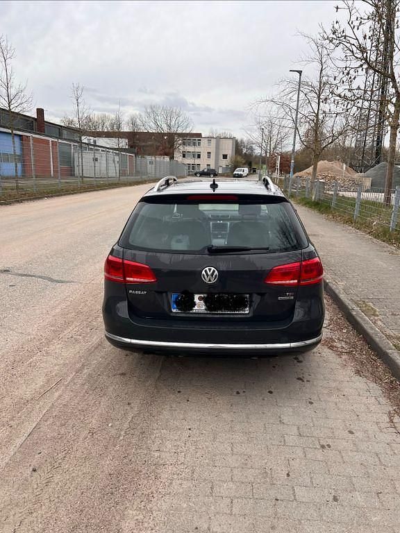 Gebraucht VW Passat Highline 150 PS (110 kW) 2011 Grau Kombi