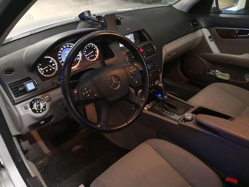 Gebraucht Mercedes C180 Elegance 156 PS (114 kW) 2007 Silber Limousine