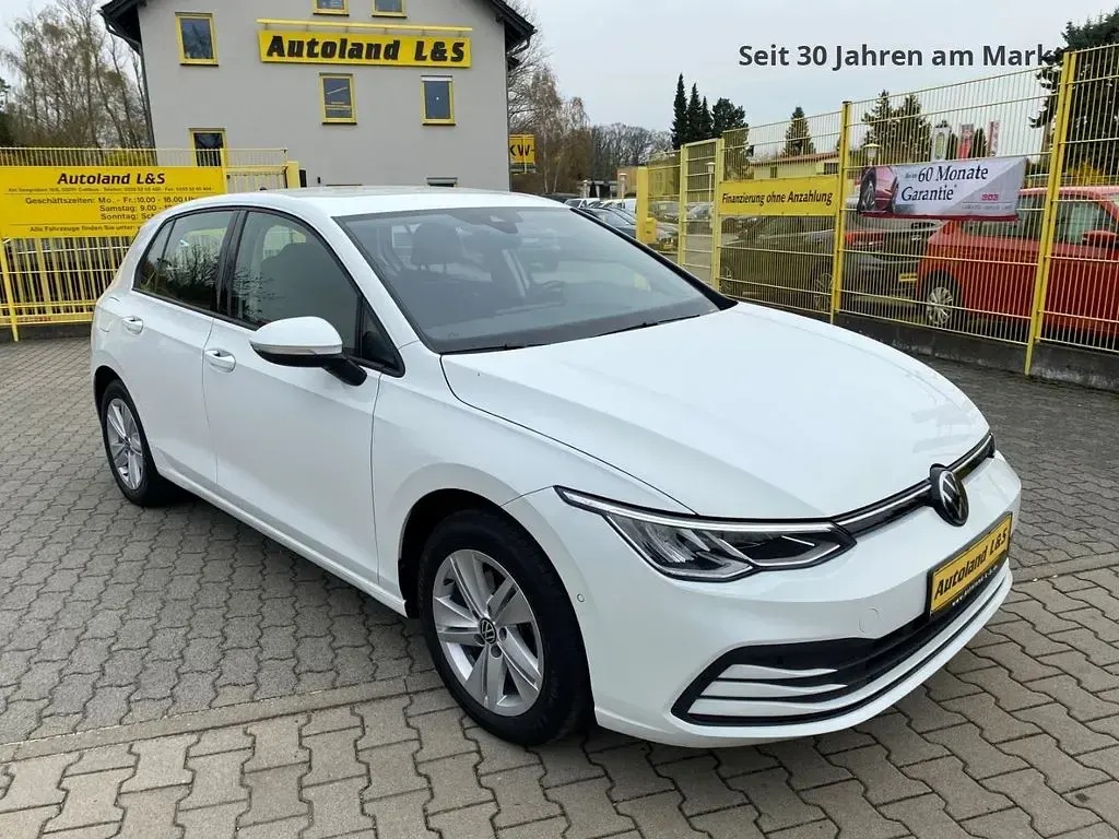 Gebraucht VW Golf VIII Life 116 PS (85 kW) 2022 Pure white Limousine