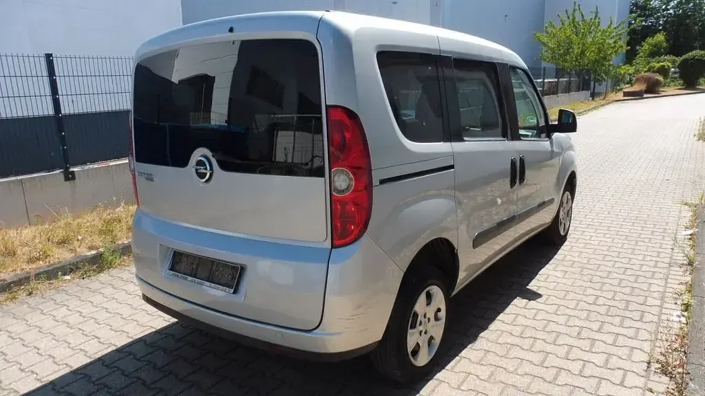 Gebraucht Opel Combo 95 PS (69 kW) 2016 Grau Van / Kleinbus