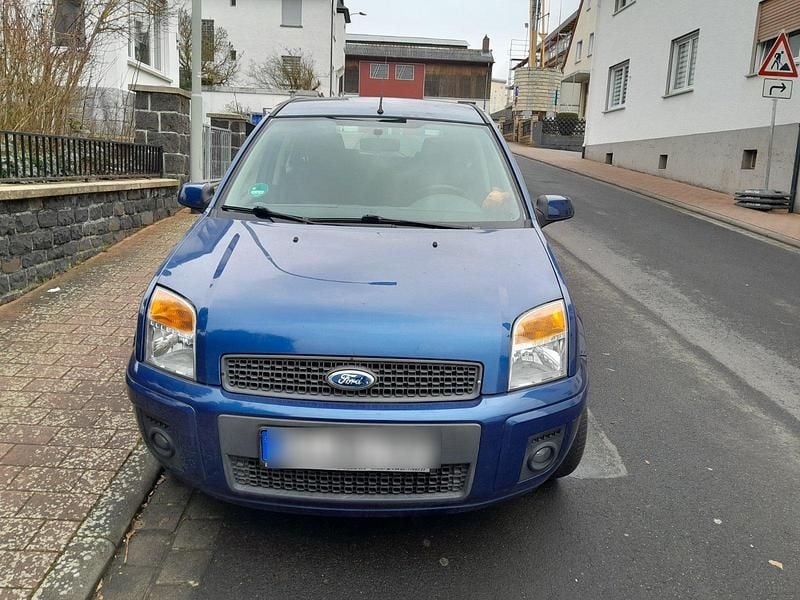 Gebraucht Ford Fusion 80 PS (58 kW) 2009 Blau Kleinwagen