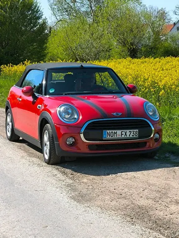 Second-hand Mini One Cabriolet 102 CP (75 kW) 2017 Negru Cabrio