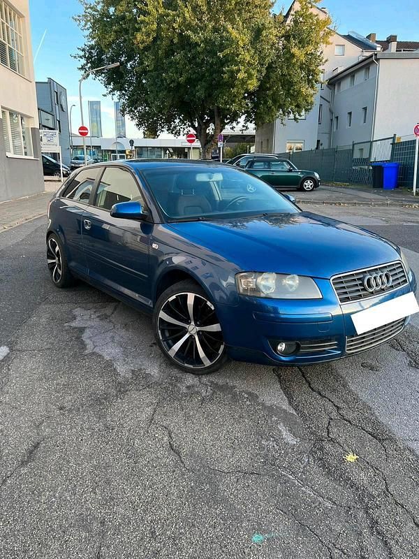 Blau Gebraucht 2004 Audi A3 Limousine | 1.199 € (Superpreis) - Bild 1/4