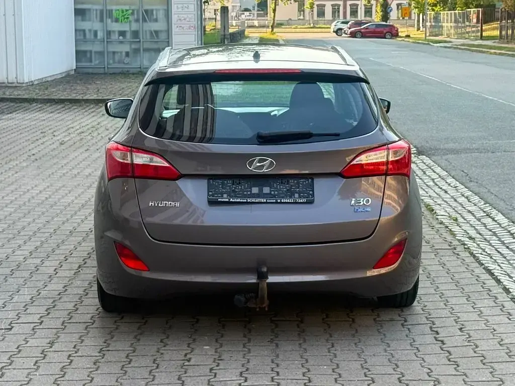 Gebraucht Hyundai i30 Edition 110 PS (80 kW) 2014 Grau Limousine