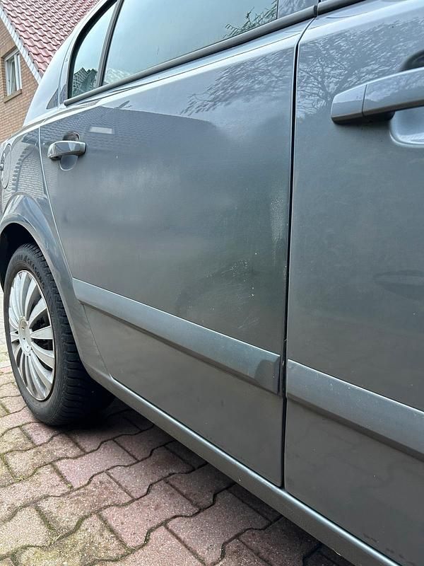 Gebraucht Opel Astra 105 PS (77 kW) 2005 Grau Limousine
