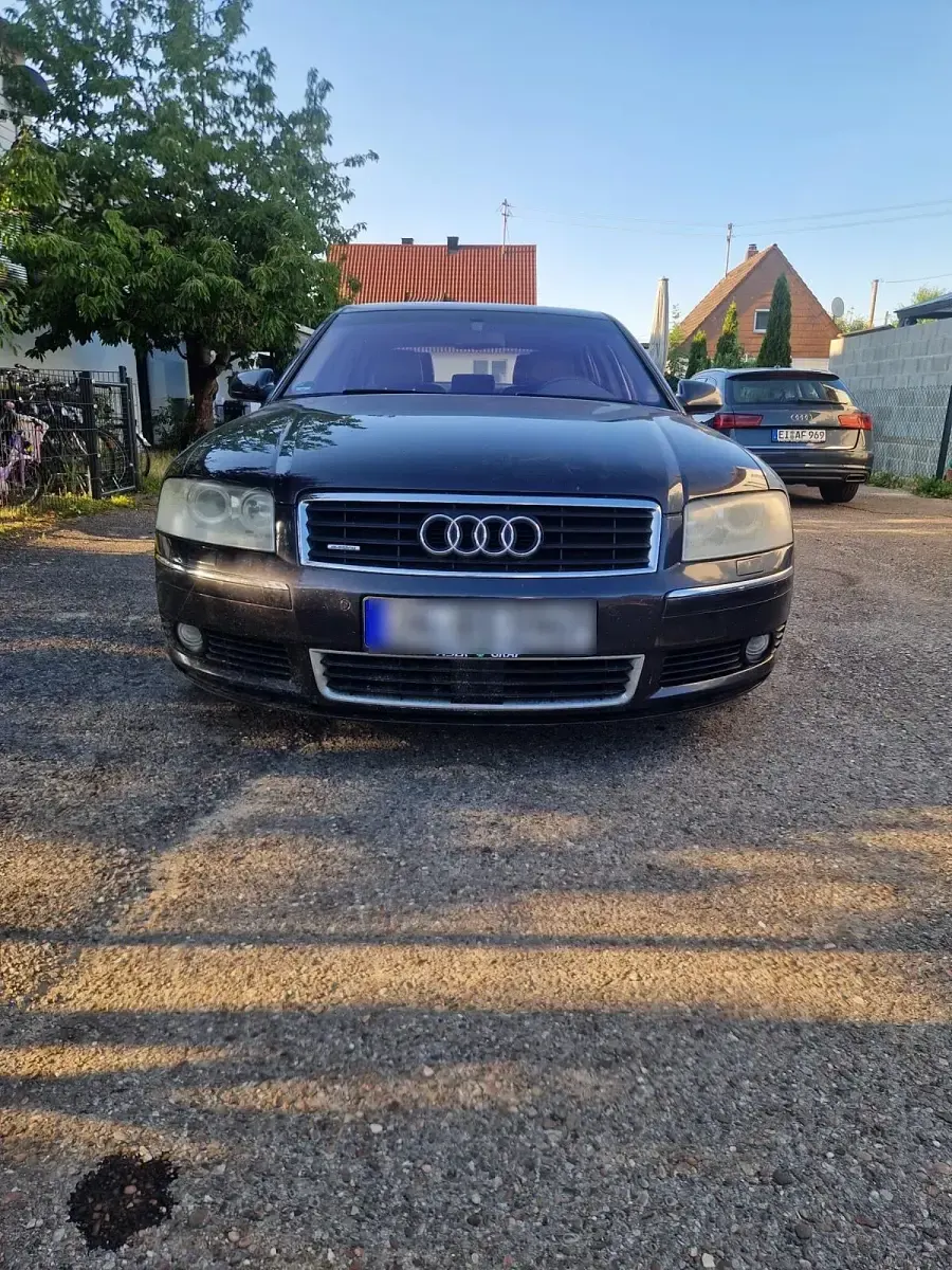 Gebraucht Audi A8 334 PS (245 kW) 2002 Blau Limousine