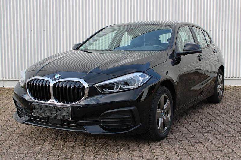 Schwarz Gebraucht 2023 BMW 118 Advantage Kleinwagen | 20.199 € (Guter Preis) - Bild 1/4