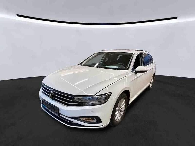 Weiß Gebraucht 2020 VW Passat Business Kombi | 12.990 € (Guter Preis) - Bild 1/4