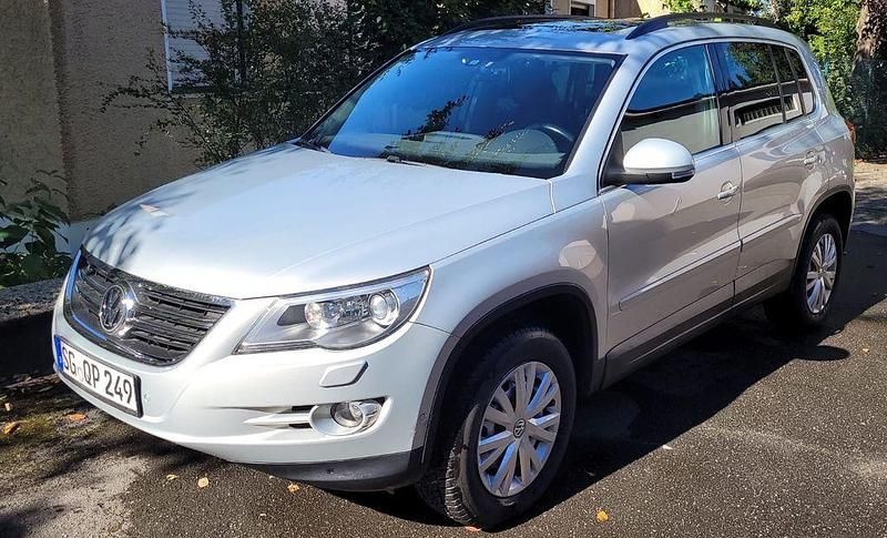 Silber Gebraucht 2008 VW Tiguan Sportline SUV | 8.999 € (Fairer Preis) - Bild 1/4