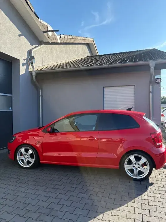 Gebraucht VW Polo 105 PS (77 kW) 2012 Rot Kleinwagen