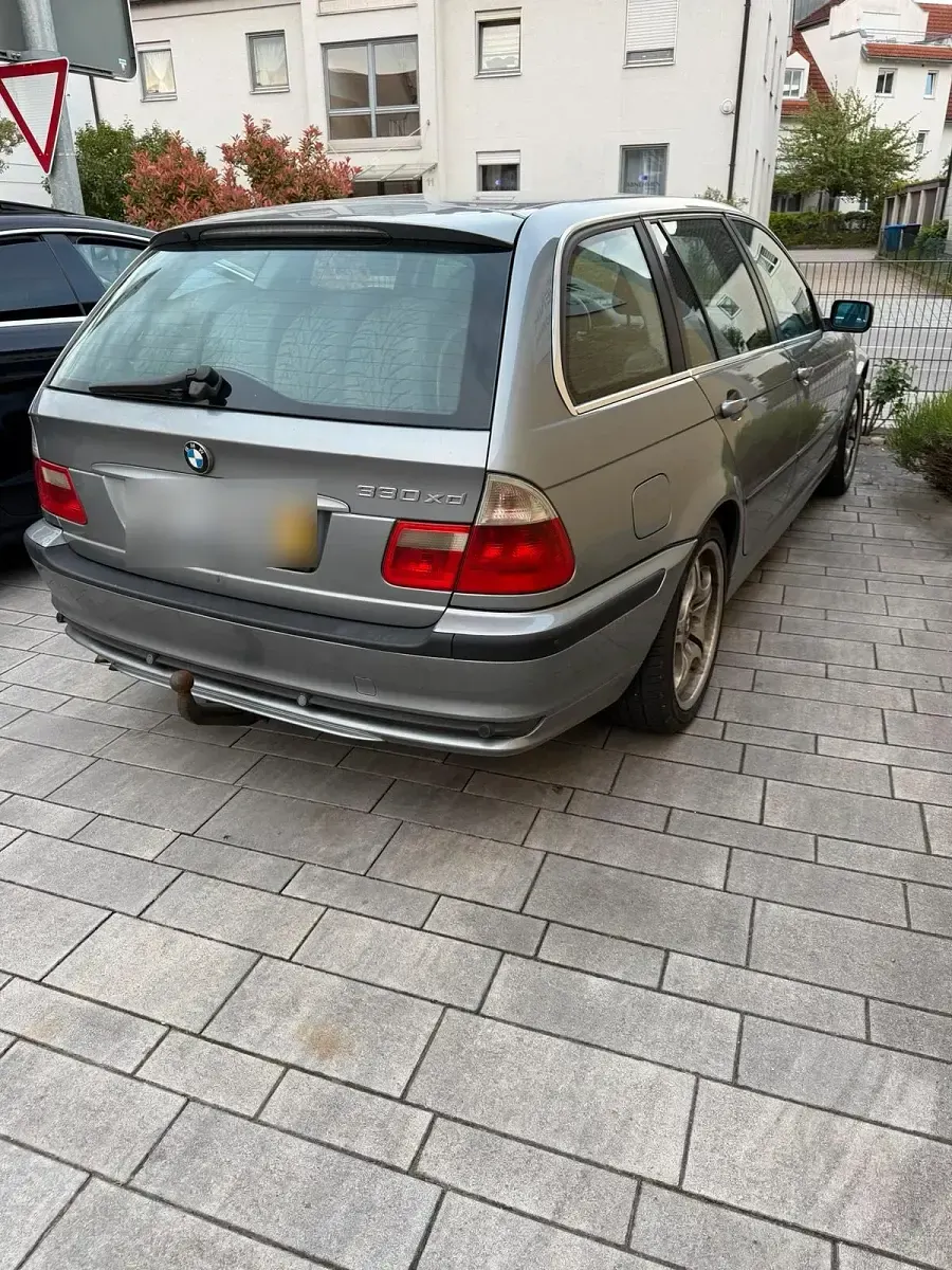 Gebraucht BMW 330 184 PS (135 kW) 2005 Grau Kombi