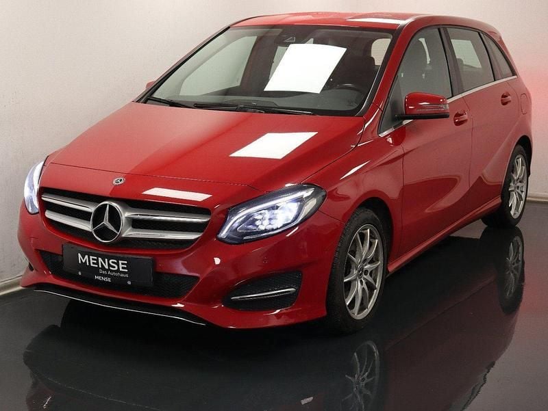 Jupiterrot unilack Gebraucht 2017 Mercedes B250 Style Van / Kleinbus | 21.925 € (Etwas zu teuer) - Bild 1/4