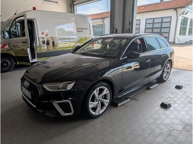 Mythosschwarz Gebraucht 2025 Audi A4 S-Line Kombi | 35.990 € (Guter Preis) - Bild 1/3