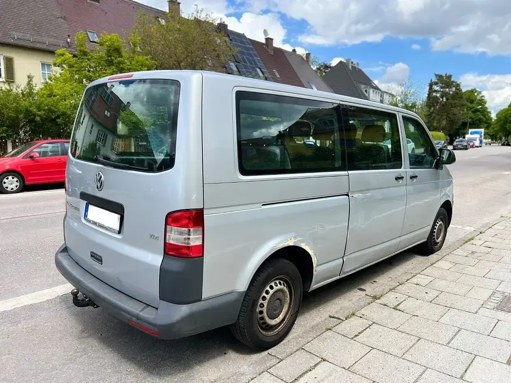 Używany VW Caravelle 102 KM (75 kW) 2012 Srebrny Van