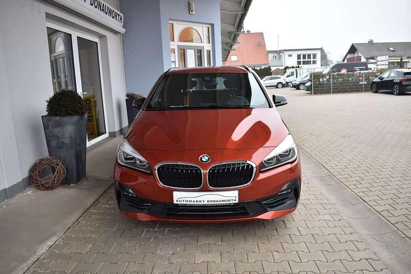 Gebraucht BMW 218 Sport Line 140 PS (102 kW) 2020 Sunset orange Van / Kleinbus