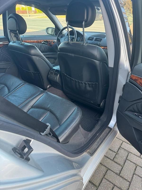 Gebraucht Mercedes E320 224 PS (164 kW) 2004 Silber Limousine