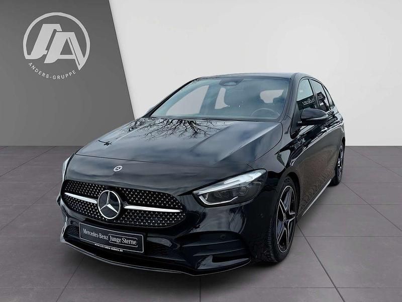 Gebraucht Mercedes B180 AMG 136 PS (100 kW) 2023 Kosmosschwarz Van / Kleinbus