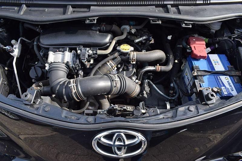 Gebraucht Toyota iQ 98 PS (72 kW) 2009 Schwarz Kleinwagen