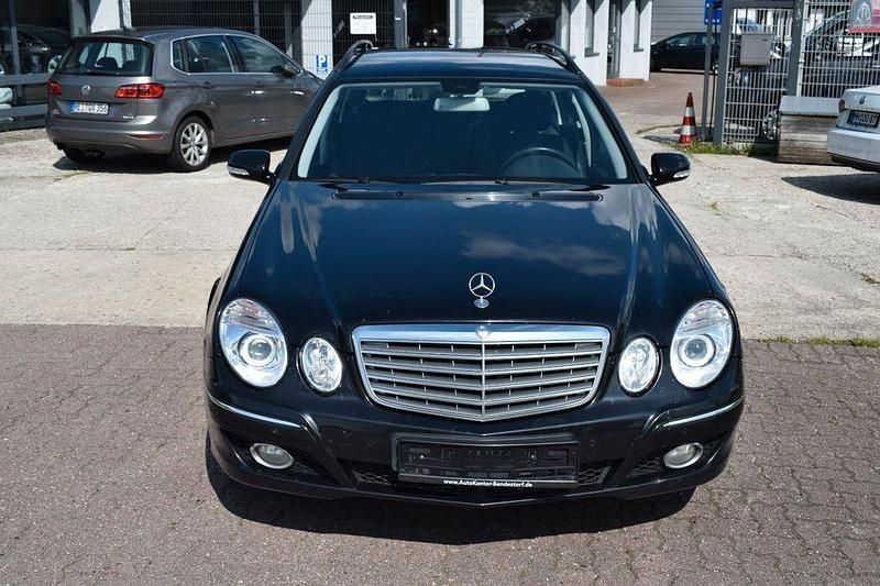 Schwarz Gebraucht 2009 Mercedes E220 Kombi | 1.998 € - Bild 1/4
