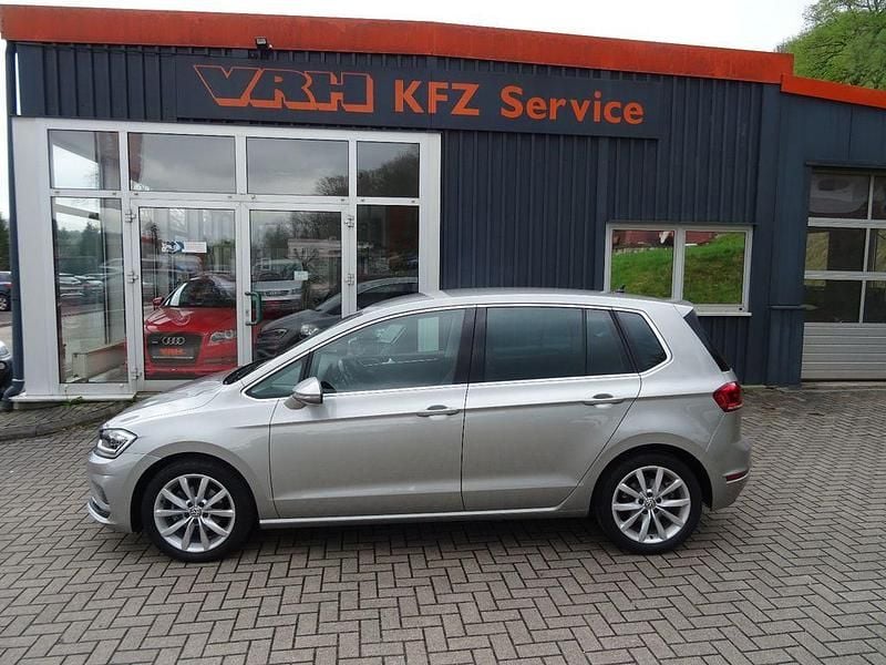 Gebraucht VW Golf VII Highline 131 PS (96 kW) 2018 Silber Kombi