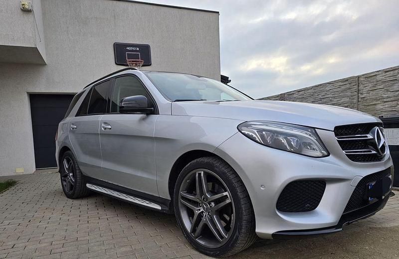 Silber Gebraucht 2017 Mercedes GLE250 AMG SUV | 22.999 € (Fairer Preis) - Bild 1/4