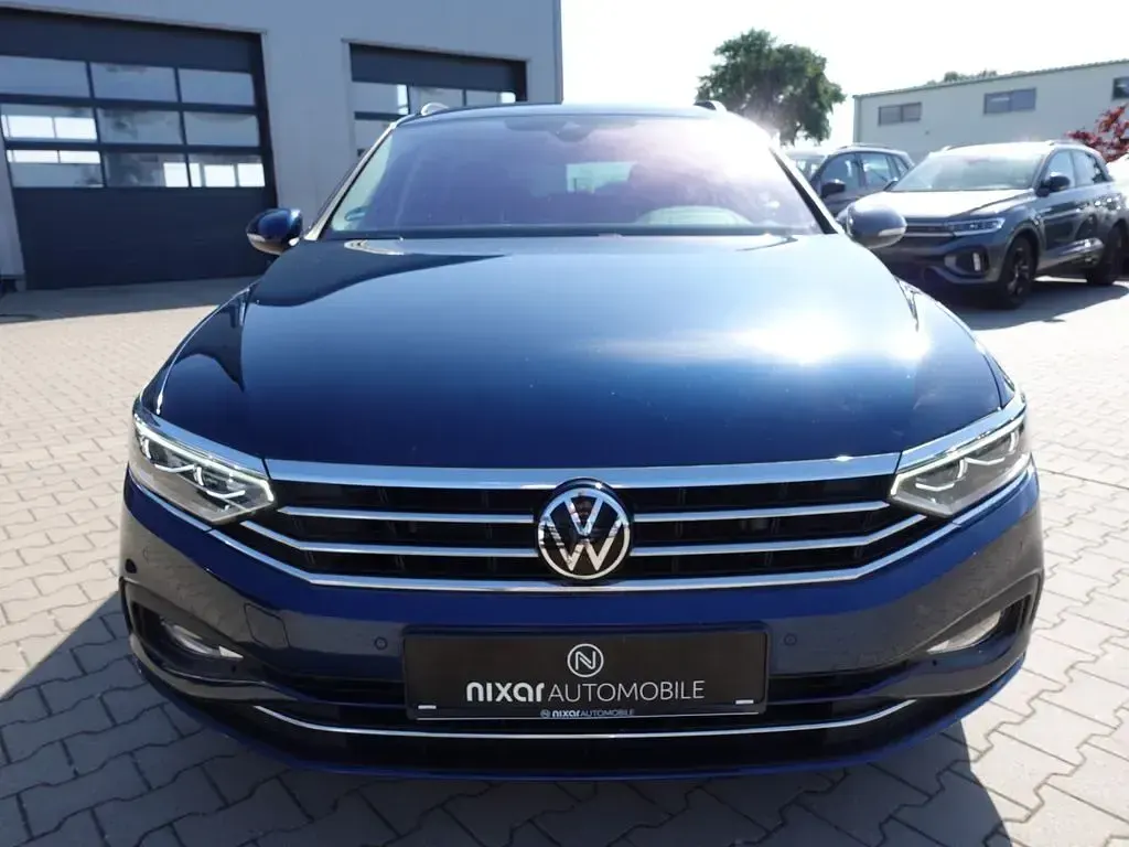 Gebraucht VW Passat Business 150 PS (110 kW) 2022 Aquamarinblau Kombi