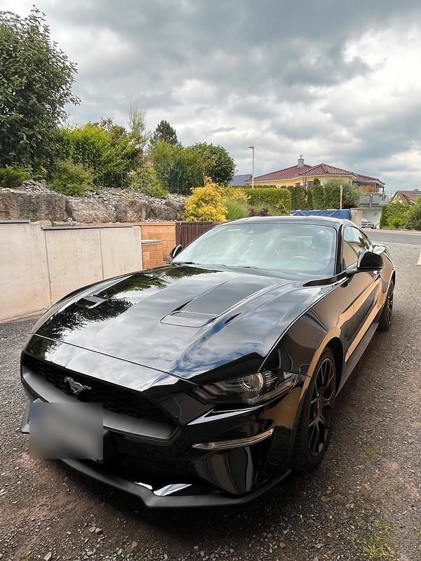 Schwarz Gebraucht 2019 Ford Mustang Coupé | 28.000 € (Etwas zu teuer) - Bild 1/4