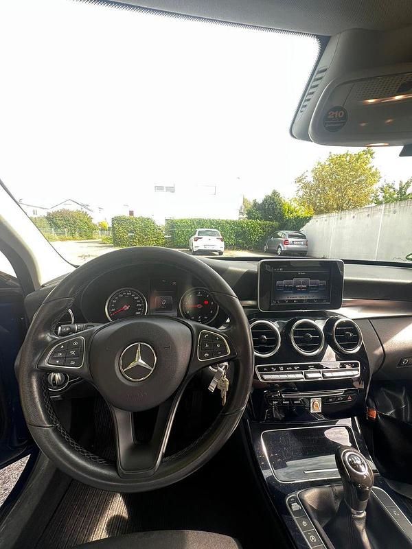 Gebraucht Mercedes 220 170 PS (125 kW) 2016 Blau Kombi