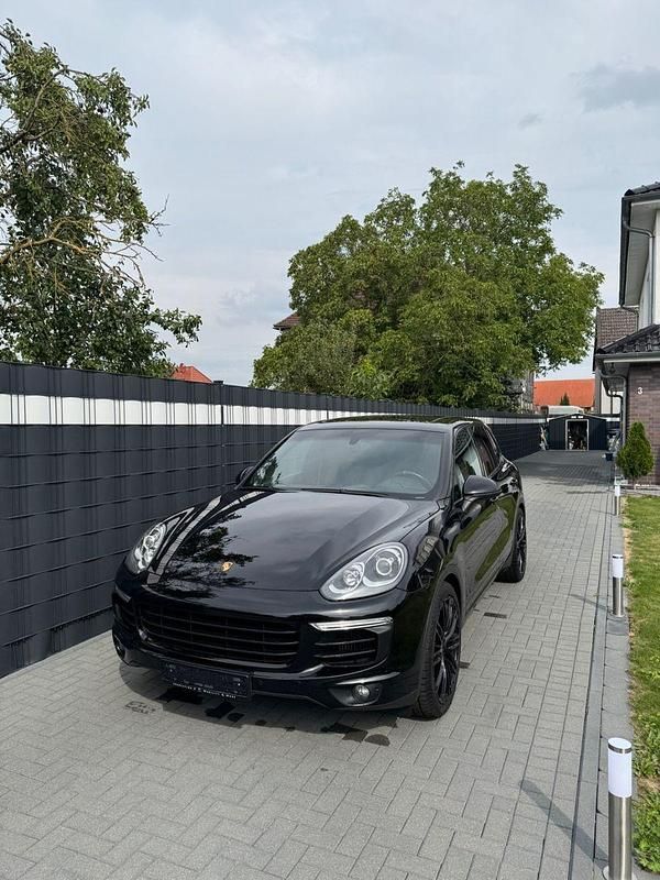 Schwarz Gebraucht 2016 Porsche Cayenne SUV | 28.999 € (Fairer Preis) - Bild 1/4