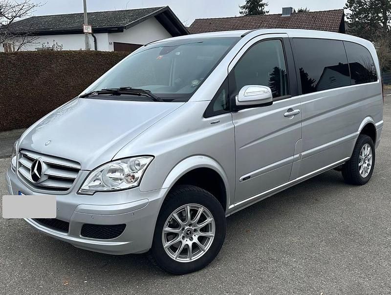 Silber Gebraucht 2014 Mercedes Viano Van / Kleinbus | 21.700 € (Guter Preis) - Bild 1/4