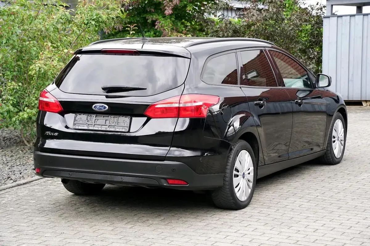 Gebraucht Ford Focus Business Edition 120 PS (88 kW) 2017 Schwarz Kombi