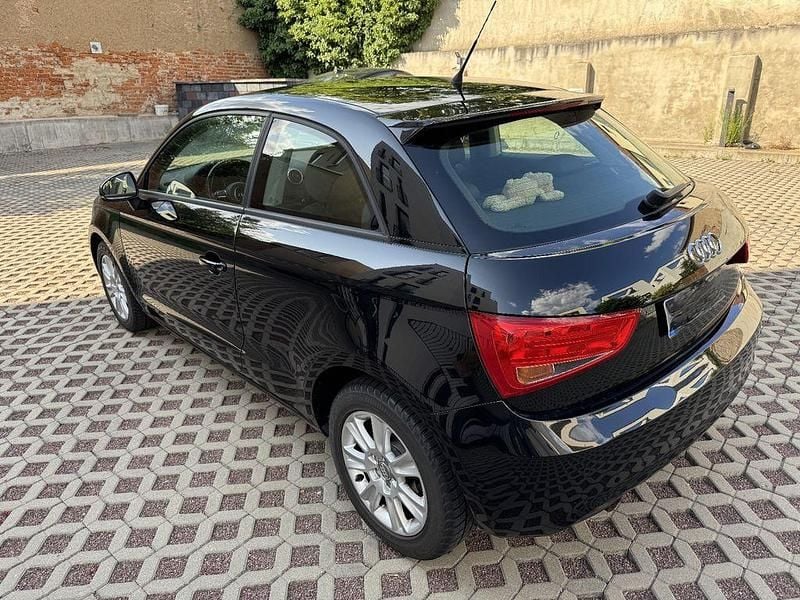 Schwarz Gebraucht 2011 Audi A1 Sport Kleinwagen | 8.300 € (Fairer Preis) - Bild 1/4