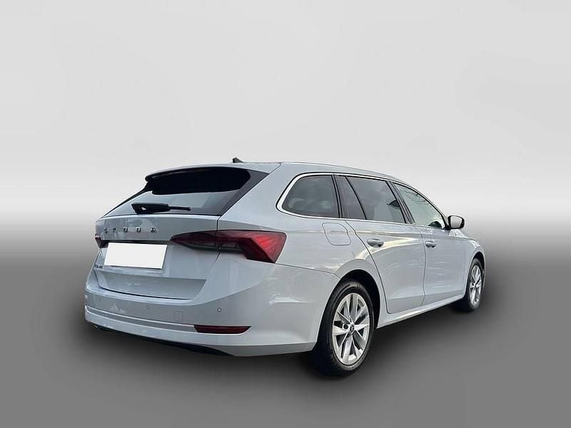 Usata Skoda Octavia 150 CV (110 kW) 2024 Bianco Station wagon