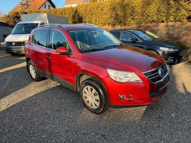 Gebraucht VW Tiguan 140 PS (102 kW) 2011 Rot SUV